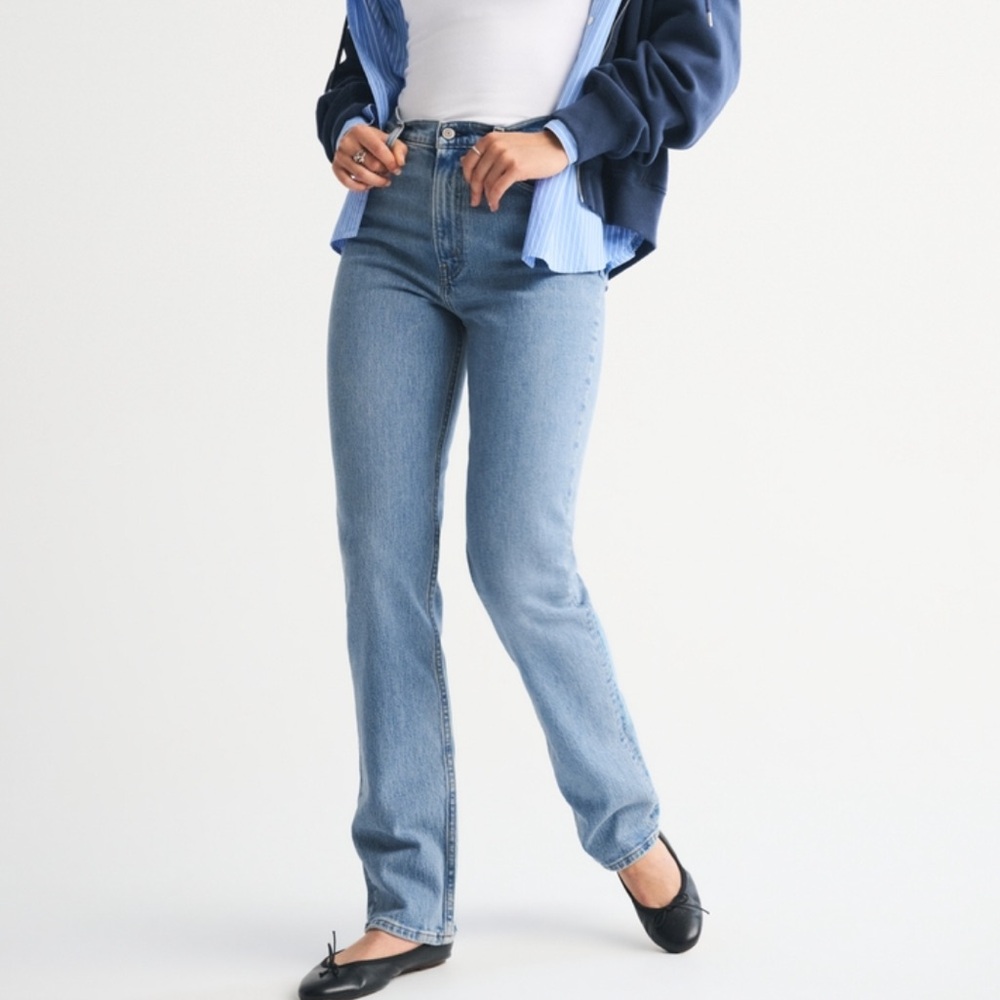 Abercrombie The 90s Straight Ultra High Rise Jean Denim Women’s 33/16 short